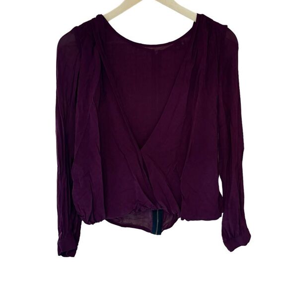TOPSHOP. Burgundy Zipper V-neck Blouse. Size 6. - Picture 1 of 9